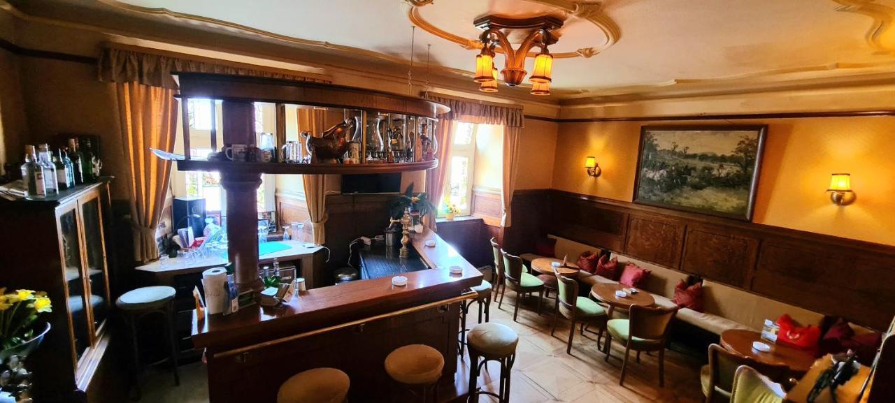 Historisches Hotel Zum Schwan Бад-Карлсхафен Экстерьер фото