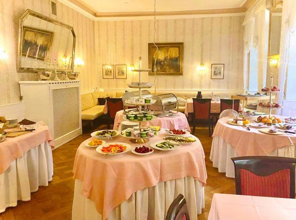 Historisches Hotel Zum Schwan Бад-Карлсхафен Экстерьер фото